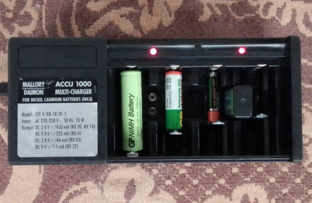 NI-CD NI-MH Univerzális ceruza akkumulátor töltő AA és AAA 9V