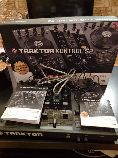 NI Traktor Kontrol S2, teljes kszlet dobozban. DJ Controller