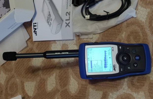 NTi Audio Audio & Acoustic Analyser XL2 + ECM999 mrmikrofon elad