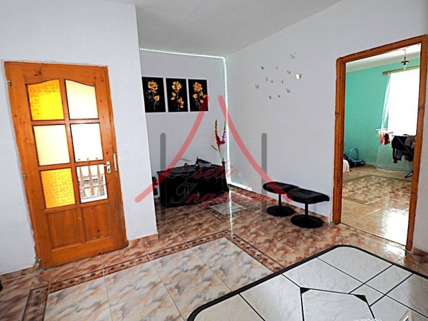 NYUGALOM K�ZEL A V�ROSHOZ - Kaposv�r