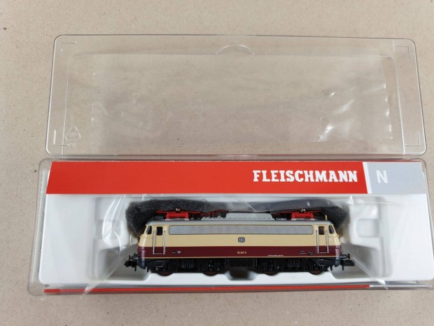 N 1:160 Fleischmann 733890 DB BR112 Villanymozdony - DCC - Hanggal