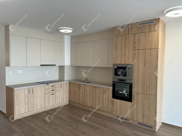 N�dorv�rosban Kiad� Lak�s