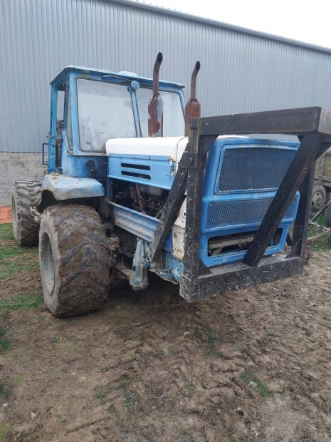 Nagy 150Le traktor,6-os V motorral,erdészeti eszközzel elado