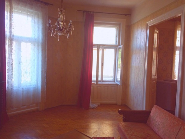 Nagy Fuvaros utc�ban lak�s elad�