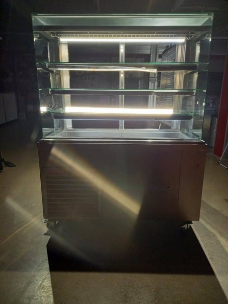 Nagy Ipari süteményes hűtő pult 380 L