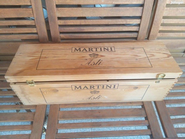 Nagy Martini fa doboz