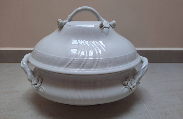 Nagy, 12 szemlyes Fehr Herendi porceln leveses tl elad!