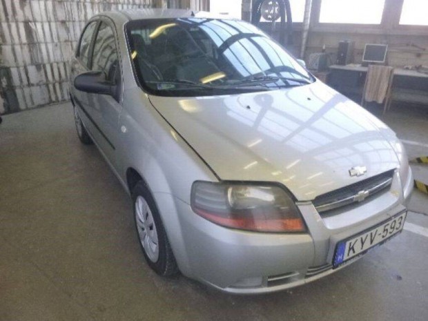 Nagy csomagter Chevrolet Kalos 1.4 sedan