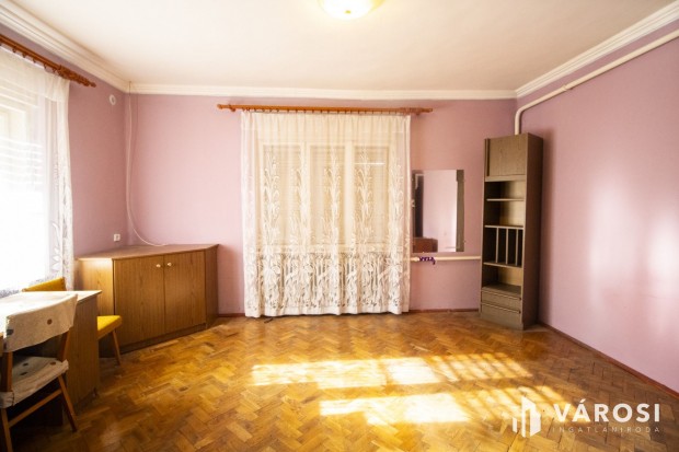 Nagy h�z, j� elrendez�s K�tsopronyban