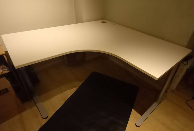 Nagy irodai sarokasztal eladó, 160x80x160x80