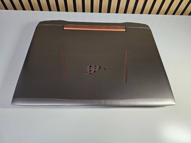 Nagy kpernys gamer rog Asus laptop elad 1920 x 1080 75 Hz