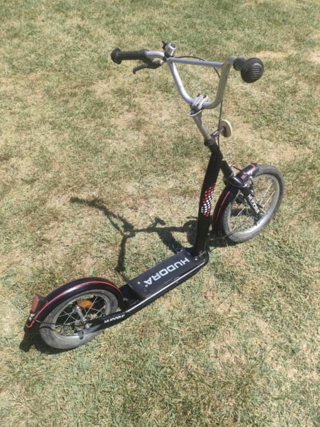 Nagy kerekű Hudora roller, hagyományos
