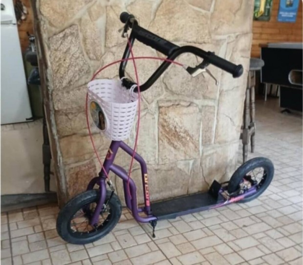 Nagy kerekű roller!