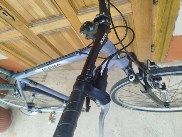 Nagy méretü Hercules Icona 28" Trekking kerékpár