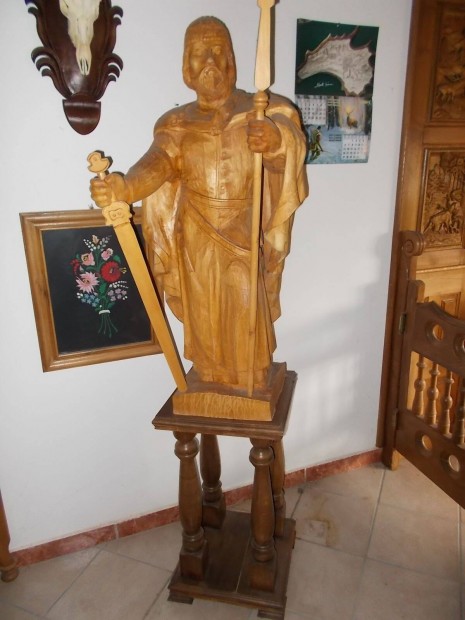 Nagy méretű szent István szobor fából
