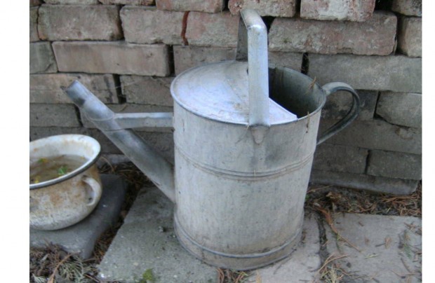 Nagy pléh kancsó, öntözőkanna, locsolókanna