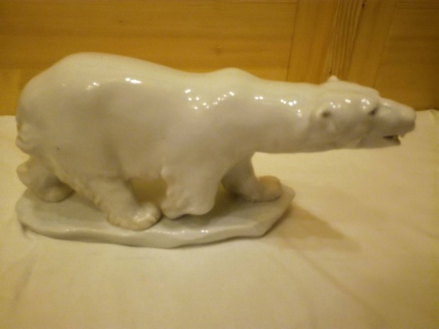 Nagy sznes Herendi porceln jegesmedve a jgtbln porceln figura