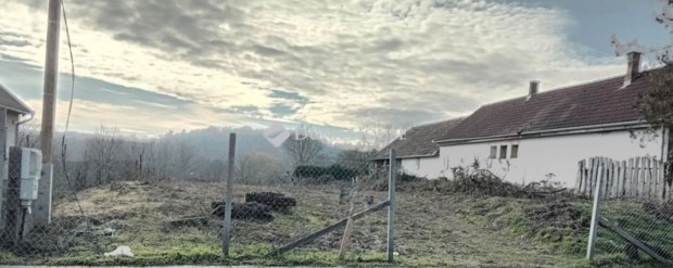 Nagyber�nyi elad� 568 nm-es telek