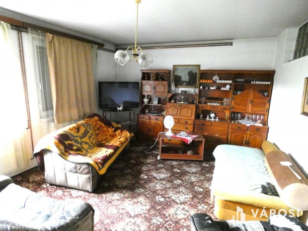 Nagycsal�dos otthon Tapolc�n  160 m, 5 szoba, 2 f�rd�