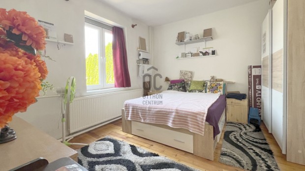 Nagycsal�dosnak ide�lis ikerh�z elad� M�z�n