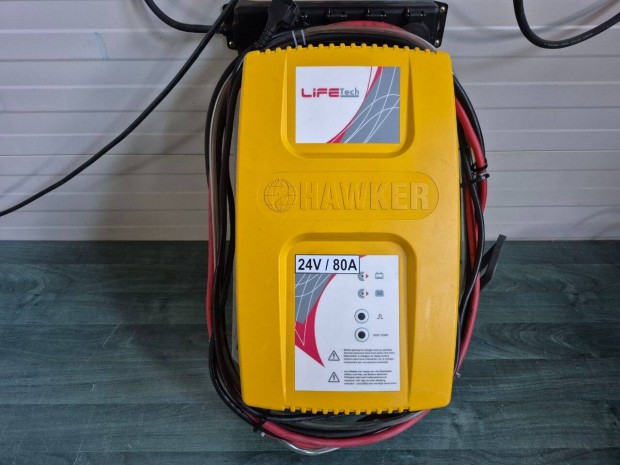 Nagyfrekvenciás targonca akkumulátor töltő Hawker 24V 80A