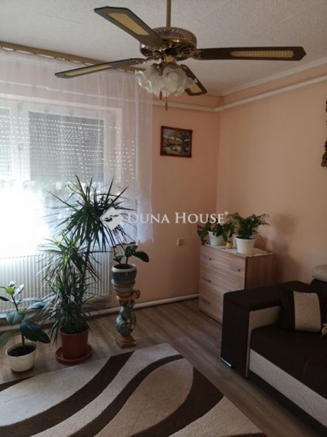 Nagyhal�szi 93 nm-es h�z elad�