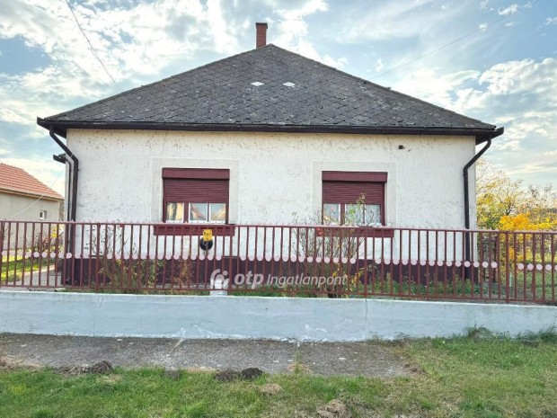 Nagyiv�ni elad� 96 nm-es h�z