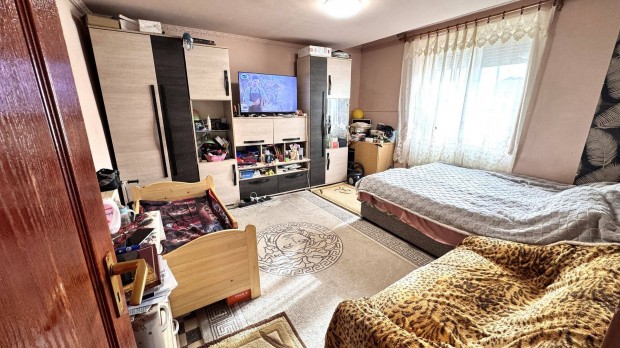 Nagyk�ll�ban 55 nm-es 2 szoba-konyh�s csal�di h�z elad�