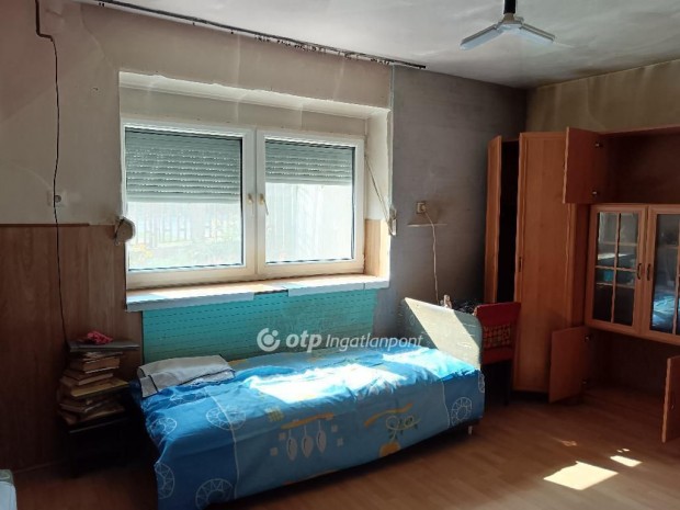 Nagyk�ll�i 70 nm-es h�z elad�