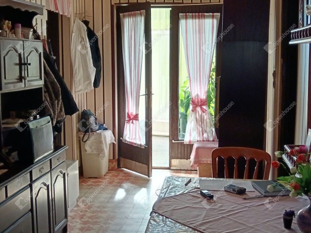 Nagykanizsa Kisfakos v�rosr�sz�n csal�di h�z elad�