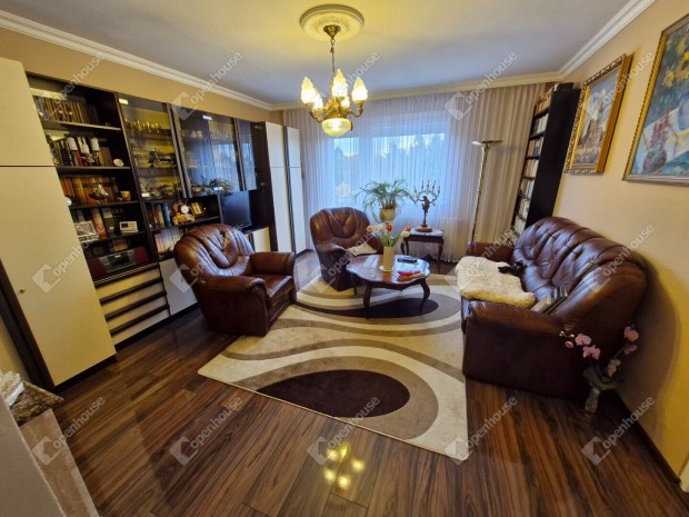 Nagykanizsai 48 nm-es lak�s elad�