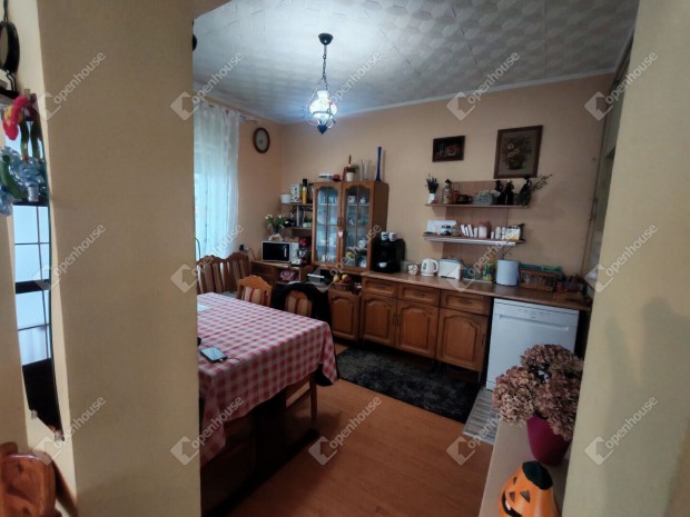 Nagykanizsai 84 nm-es lak�s elad�