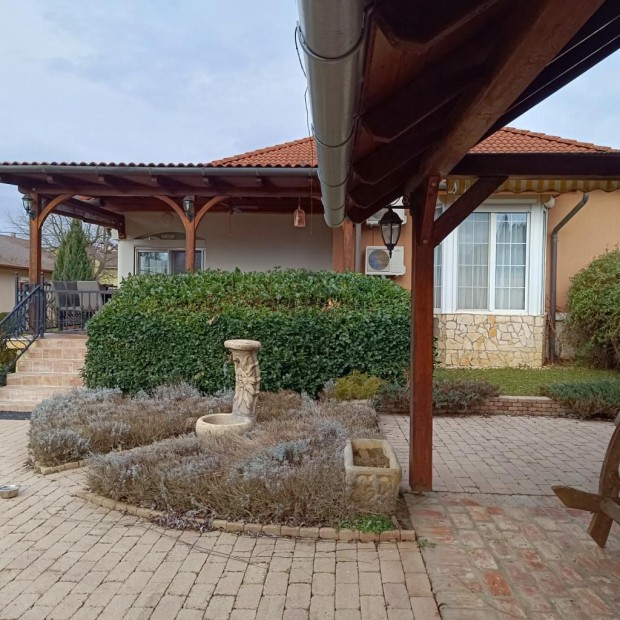 Nagykanizsai elad� 210 nm-es h�z