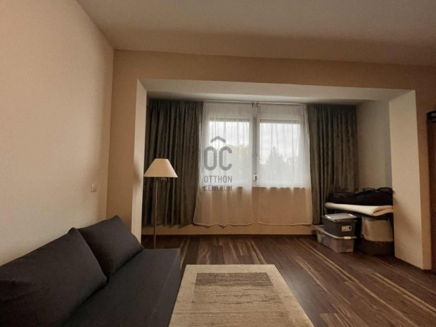 Nagykanizsai elad� 34 nm-es lak�s