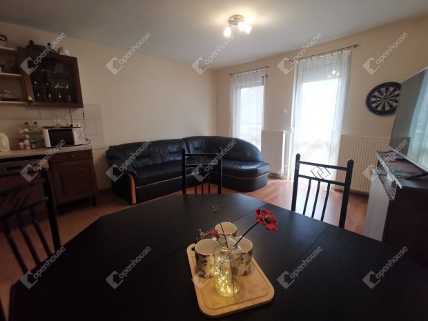 Nagykanizsai elad� 60 nm-es lak�s