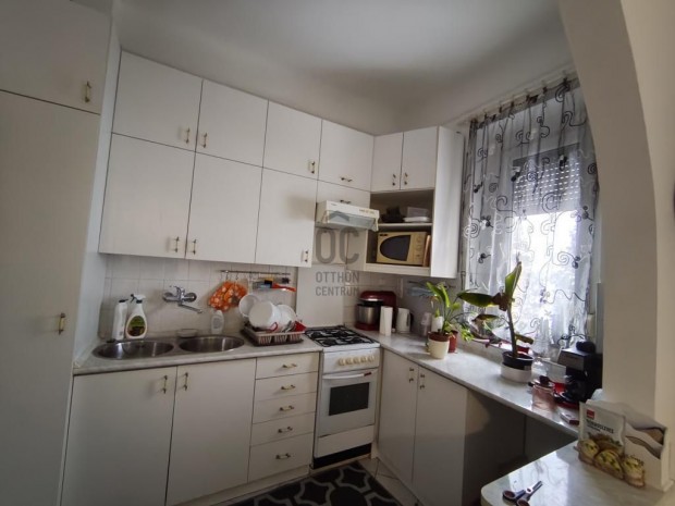 Nagykanizsai elad� 68 nm-es lak�s