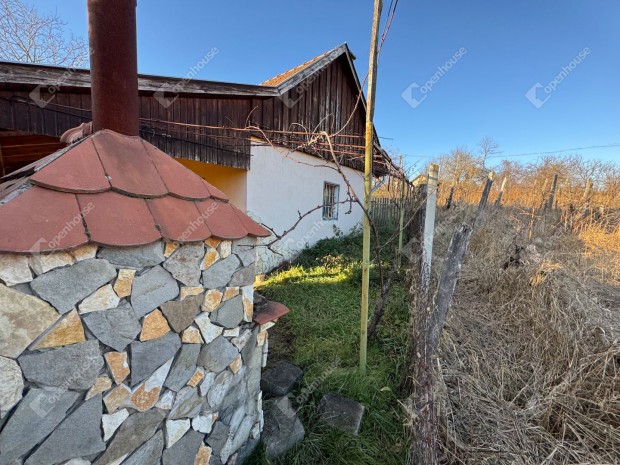 Nagykapornaki 2008 nm-es telek elad�