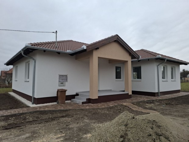 Nagyk�tai 131 nm-es h�z elad�