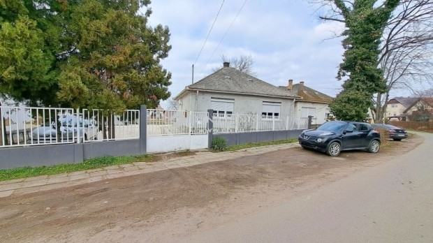 Nagykátai 63 nm-es ház eladó