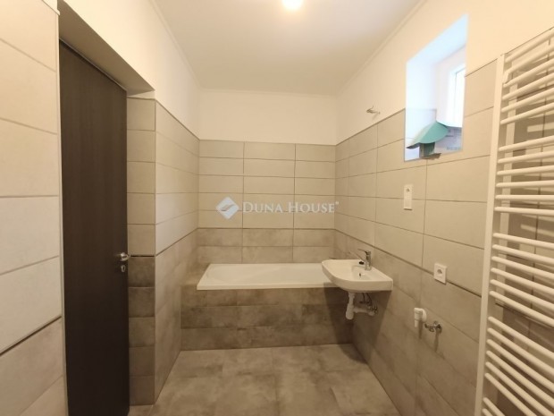 Nagyk�tai 87 nm-es h�z elad�