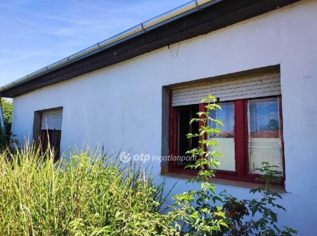 Nagyk�tai elad� 70 nm-es h�z