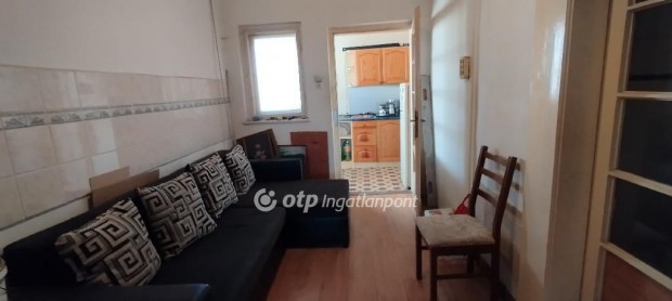 Nagyk�tai elad� 83 nm-es h�z