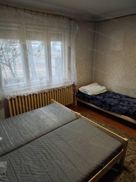 Nagyk�t�n 79nm csal�di h�z