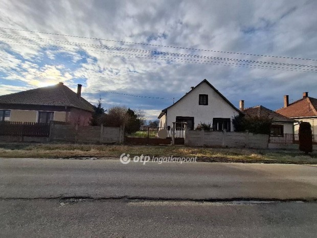 Nagykerekii 90 nm-es h�z elad�