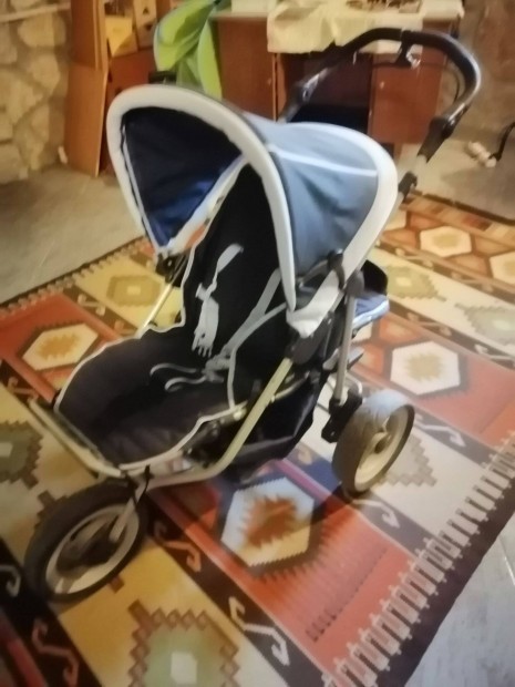 Nagykerek� babakocsi