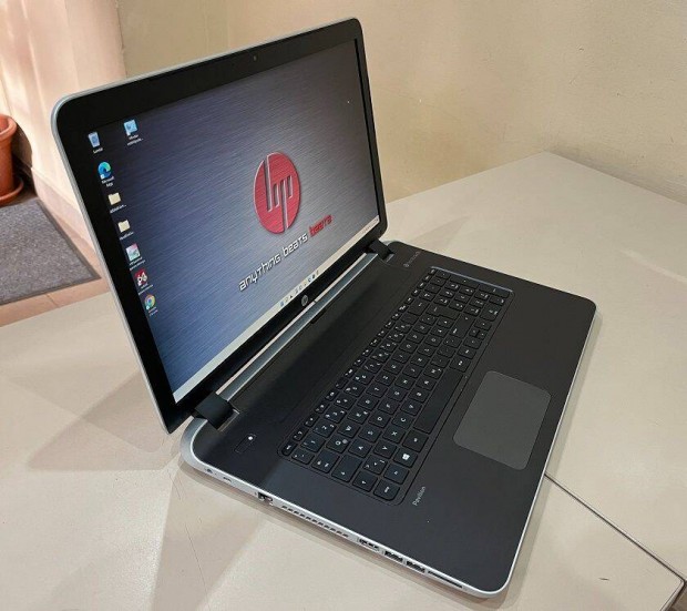 Nagykijelzs HP 17 AMD A10 8GB ram 256gb ssd 3gb dediklt videokrtya