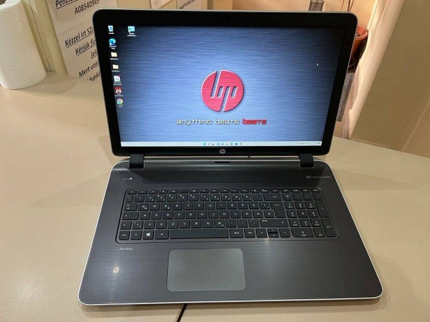 Nagykijelzs HP 17 AMD A10 8GB ram 256gb ssd 3gb dediklt videokrtya