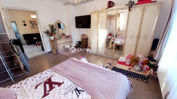 Nagyk�r�si 310 nm-es h�z elad�