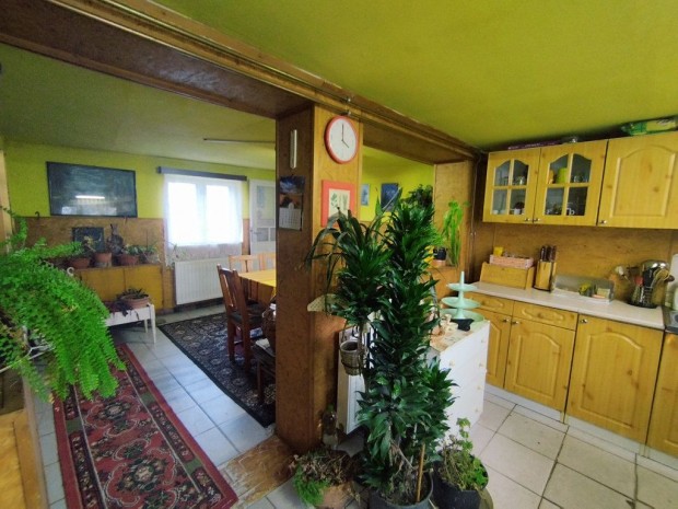 Nagyk�r�si 84 nm-es h�z elad�