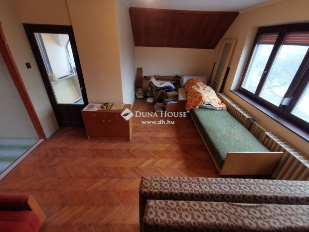 Nagyk�r�si elad� 103 nm-es h�z